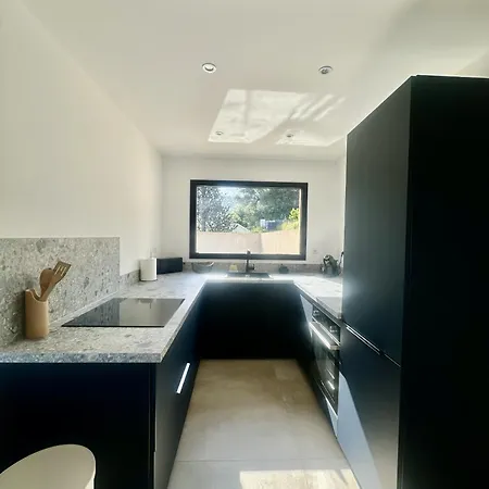 빌라 Superbe Vue Et Piscine 몽티셀로