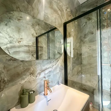 Superbe Vue Et Piscine * Monticello