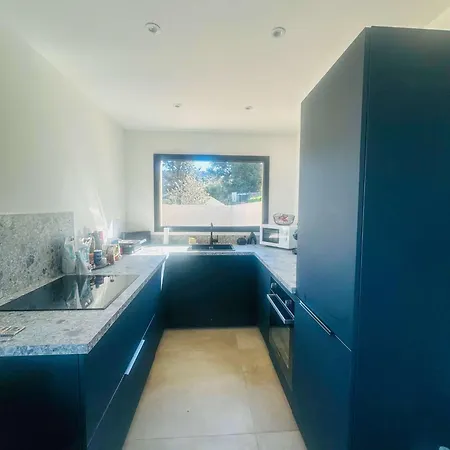 Superbe Vue Et Piscine