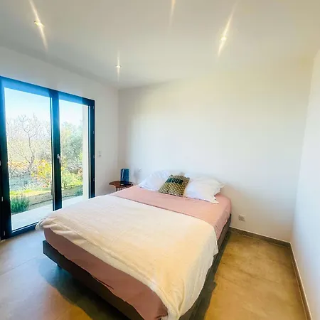 Superbe Vue Et Piscine * Monticello