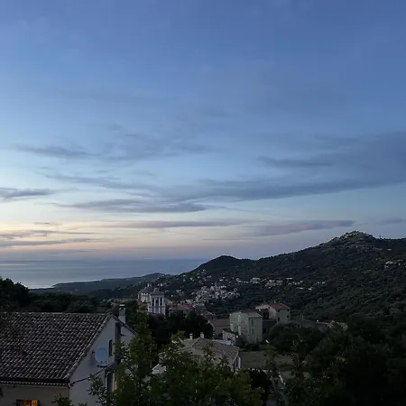 Superbe Vue Et Piscine Villa Monticello