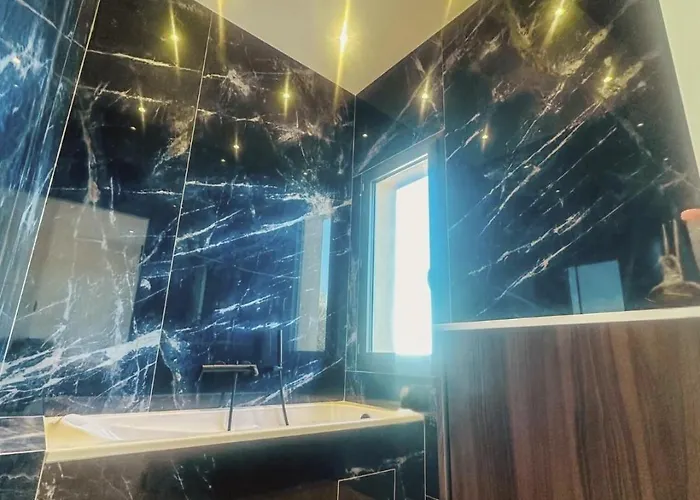 Superbe Vue Et Piscine Monticello