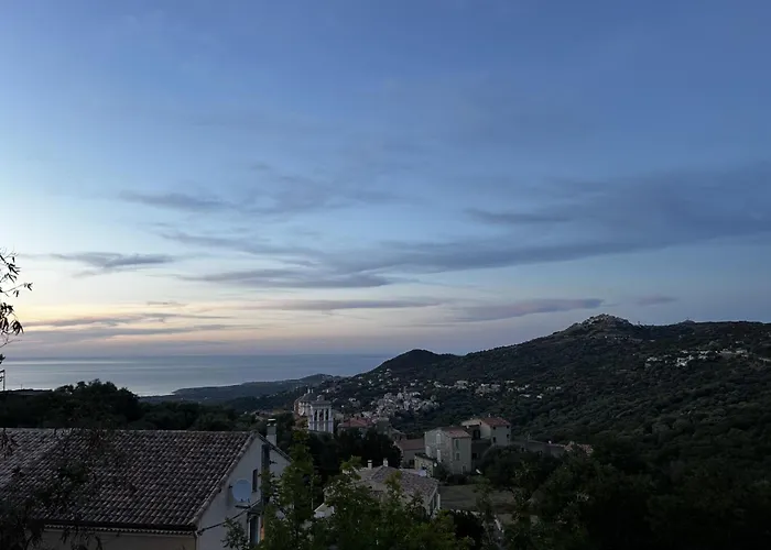 Superbe Vue Et Piscine Villa Monticello