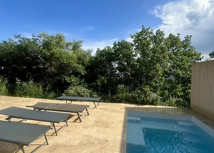 Superbe Vue Et Piscine *