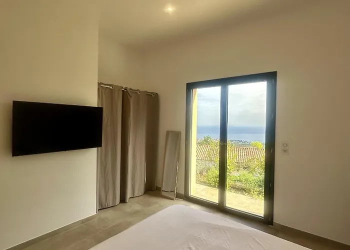 Superbe Vue Et Piscine