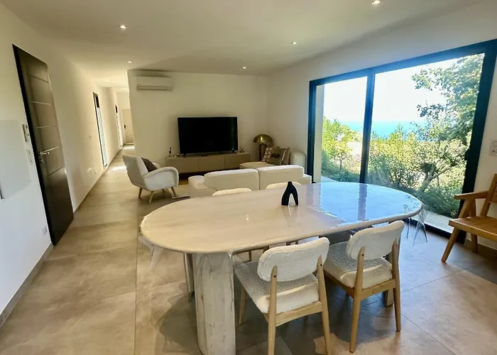 Superbe Vue Et Piscine *